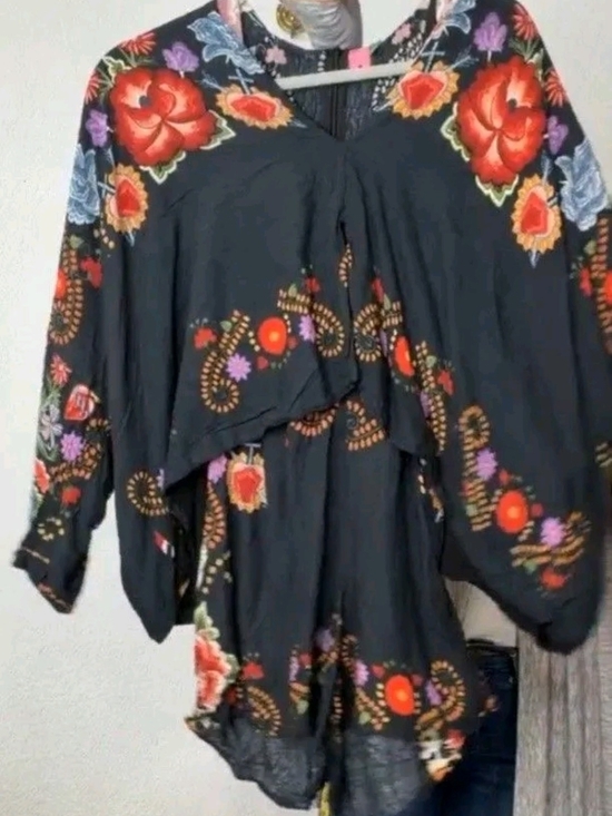 FARM Rio Pants - Farm Rio Embroidered Wide-Sleeve Lined Romper